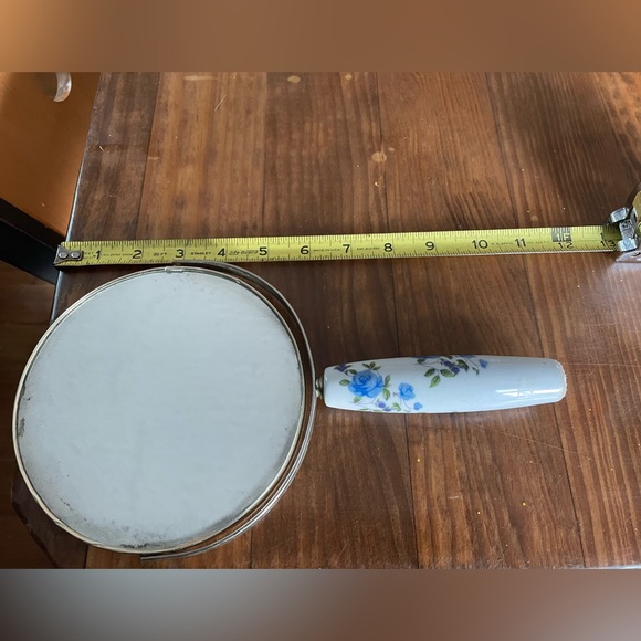 Vintage Double Sided Mirror with Floral Handle - Picture 4 of 5